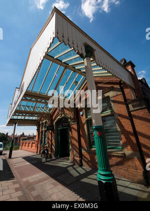 L'ingresso alla Grande Stazione Centrale,Loughborough station,leicestershire,la Gran Bretagna. Foto Stock