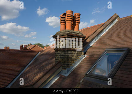 Vista sul tetto di un suburban Edwardian casa bifamiliare nel sud di Londra. Foto Stock