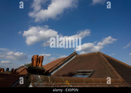 Vista sul tetto di un suburban Edwardian casa bifamiliare nel sud di Londra. Foto Stock