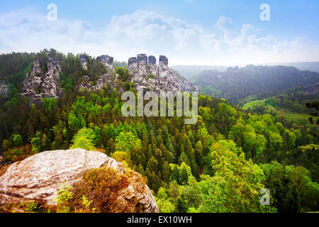 Il bellissimo panorama di Bastei, Sachsische Schweiz Foto Stock