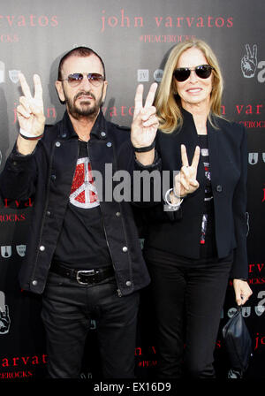 Ringo Starr e Barbara Bach presso la John Varvatos #PeaceRocks Ringo Starr concerto privato. Foto Stock