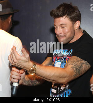 Basingstoke Hampshire, venerdì 3 luglio 2015 i quattro-pezzo boy band con una più aggressiva di bordo di più. Formato nell'estate del 2000, nella foto Duncan James, shot per la parte superiore delle tabelle con tutte le loro uscite e ha vinto "miglior esordiente' award al 2001 Smash Hits il polling dei ragazzi sono andati i loro modi separati nel 2005 a perseguire la carriera da solista, ma da allora hanno riformato a causa di enorme richiesta dalla loro fedele fanbase. Ora stanno tentando di fare a tornare a giocare pub e club di tutto il Regno Unito. Credito: uknip/ Alamy Live News Foto Stock