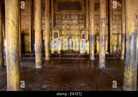 All'interno del Monastero Shwenandaw (birmani: 'Golden Palace Monastero') è uno storico monastero buddista situato nei pressi di Mandalay Hill, Foto Stock