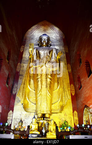 Tempio di Ananda a Bagan zona archeologica nota anche come il migliore, il più grande e meglio conservato e più venerato di Bagan templ Foto Stock