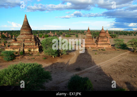 La principale destinazione turistica in Myanmar. La zona conosciuta come Bagan o burocraticamente come 'Bagan zona archeologica' con postare Foto Stock