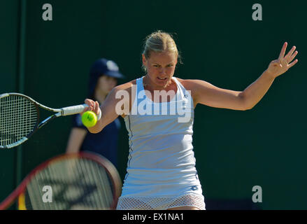 Il torneo di Wimbledon, Londra, Regno Unito. 04 Luglio, 2015. Campo da tennis, Wimbledon, Anna-Lena Groenefeld (GER) Credito: Henk Koster/Alamy Live News Foto Stock