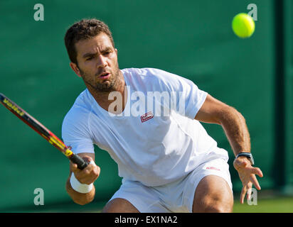 Il torneo di Wimbledon, Londra, Regno Unito. 04 Luglio, 2015. Campo da tennis, Wimbledon, Jean-Julian Rojer (NED) Credito: Henk Koster/Alamy Live News Foto Stock