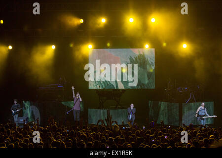 Milwaukee, Wisconsin, Stati Uniti d'America. Il 30 giugno, 2015. Linkin Park si esibisce dal vivo sul palco del Summerfest Music Festival a Milwaukee nel Wisconsin © Daniel DeSlover/ZUMA filo/Alamy Live News Foto Stock