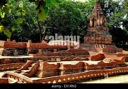 Chiang Mai, Thailandia: scavato mattone Wat Pupia i resti di un tempio a Re Mengrai's Wiang Kum Kam Borgo Antico Foto Stock