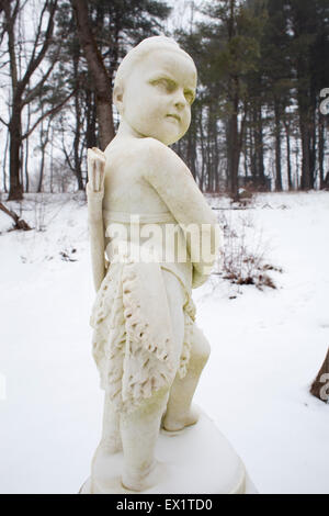 Little Indian statua sulla motivazione della casa di Edna Saint Vincent Millay, chiamato Steepletop, in Austerlitz, New York. Foto Stock