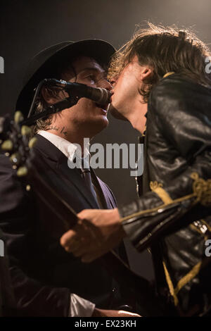 Milano, Italia. 4 Luglio, 2015. L'inglese rock band The Libertines esegue dal vivo presso la Fabrique nella loro unica data italiana. Credito: Rodolfo Sassano/Alamy Live News Foto Stock