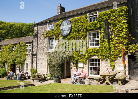 Il Lister Arms Hotel, Malham village, Yorkshire Dales National Park, England, Regno Unito Foto Stock