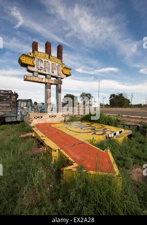 Abbandonato Ranch House Cafe segno sulla Route 66 in Tucumcari, Nuovo Messico Foto Stock