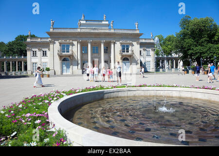 Palazzo sull'acqua nel Parco Lazienki, Varsavia, Polonia Foto Stock