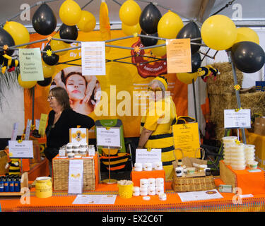 La folla folla intorno al divertimento e lato mostra di intrattenimento presso il Royal Show in Adelaide Australia Meridionale Foto Stock