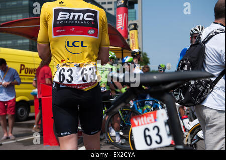Utrecht, Paesi Bassi. 04 Luglio, 2015. Rohan Dennis forature in anticipo della fase 2 di 2015 Tour de France a Utrecht Zelande. Credito: Azione Sport Plus/Alamy Live News Foto Stock