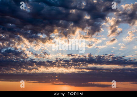 Altocumulus, nuvole al tramonto Foto Stock