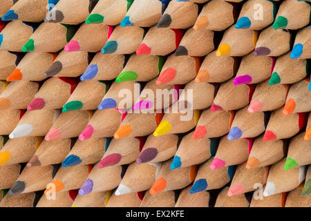 Composizione astratta di un set in legno di cedro matite di colore Foto Stock