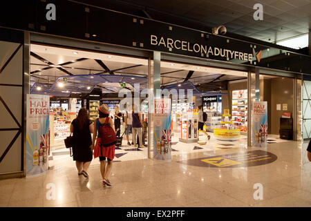 Duty free shop, Aeroporto El Prat di Barcellona, Spagna Europa Foto Stock