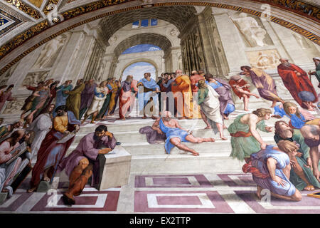 Scuola di Atene, o la Scuola di Atene, è uno dei più famosi affreschi del rinascimento italiano artista Raphael Foto Stock