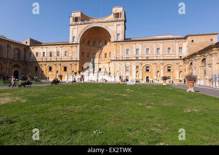 Cortile del Belvedere, il Cortile del Belvedere, progettato da Donato Bramante, ai Musei Vaticani Musei Vaticani, Città del Vaticano. Foto Stock