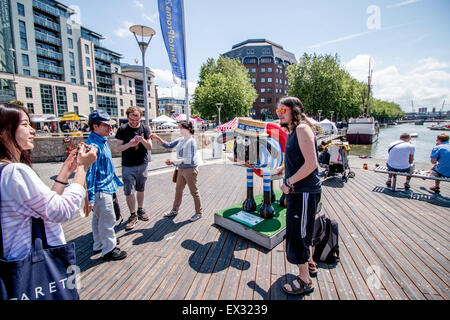 BEACH BOY da Mike Ogden nel centro città di Bristol. Parte di Shaun ovini Art Trail attraverso Bristol Summer 2015. Foto Stock