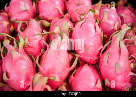 Molto pulito di ripe Pitahaya aka Dragon eye frutto Foto Stock