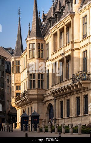 LUX, Lussemburgo, città del Lussemburgo, Palazzo del Granduca, Palais Grand-Ducal alla Rue du Marche-ingresso aux Herbes. LUX, Luxembu Foto Stock