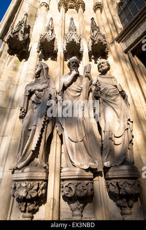 DEU, in Germania, in Renania settentrionale-Vestfalia, Muenster, statue del portale di Liebfrauen Ueberwasser chiesa. DEU, Deutschland, N Foto Stock