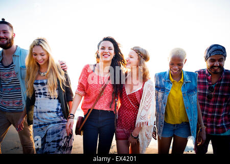 Il legame di amicizia Relax Estate spiaggia felicità Concept Foto Stock