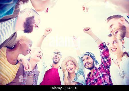 Amici amicizia piacere stare insieme il concetto di divertimento Foto Stock