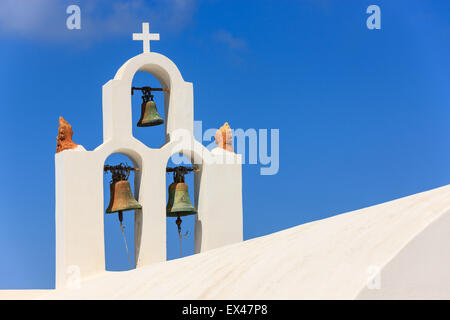 Greco tradizionale architettura Cicladi stile in Imerovigli, una piccola cittadina tra Fira e Ohia a Santorini, Grecia Foto Stock