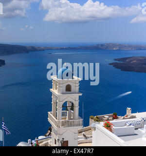 Greco tradizionale architettura Cicladi stile in Imerovigli, una piccola cittadina tra Fira e Ohia a Santorini, Grecia Foto Stock