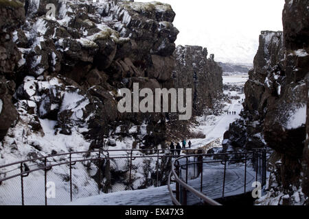 L'Islanda. 7 apr, 2015. Vista del natonal park Ãžingvellir. Si trova in una valle del Rift che segna la cresta del crinale Mid-Atlantic, Islanda. © Veronika Lukasova/ZUMA filo/Alamy Live News Foto Stock