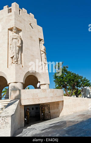 Vista verticale del Mausoleo di Jose Marti in Santiago de Cuba, Cuba. Foto Stock
