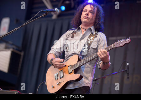 Milwaukee, Wisconsin, Stati Uniti d'America. 4 Luglio, 2015. Musicista Antonio Gomes suona dal vivo sul palco del Summerfest Music Festival a Milwaukee nel Wisconsin © Daniel DeSlover/ZUMA filo/Alamy Live News Foto Stock