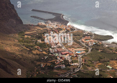 Alberghi e il porto di La Valle Valle Gran Rey, La Gomera, isole Canarie, Spagna, Europa Foto Stock