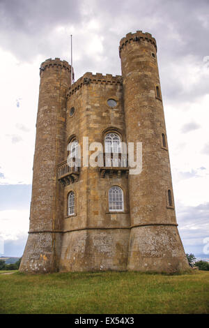 Capability Brown follia torre vicino alla città di Broadway Foto Stock