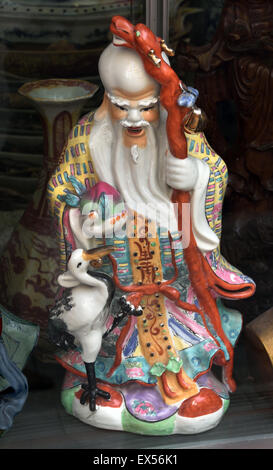 Mercato delle pulci Apliu Street è ben noto per geek shopping - Golden Shopping Arcade Cheung Sha Wan Road Sham Shui Po Kowloon Hong Kong Cina cinese Foto Stock