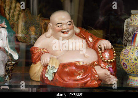 Mercato delle pulci Apliu Street è ben noto per geek shopping - Golden Shopping Arcade Cheung Sha Wan Road Sham Shui Po Kowloon Hong Kong Cina cinese Foto Stock