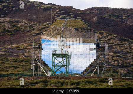 La Spagna, l'isola di La Palma, Major Atmospheric Gamma-ray Imaging Cherenkov telescope MAGIC Foto Stock
