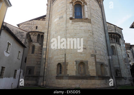 La facciata posteriore del Duomo di Piacenza. Foto Stock