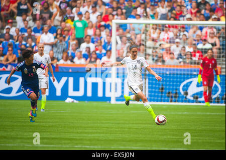 Vancouver, Canada. 5 Luglio, 2015. Stati Uniti centrocampista Morgan Brian (#14) con la palla durante la finale di Coppa del Mondo match tra gli Stati Uniti e il Giappone al FIFA Coppa del Mondo Donne Canada 2015 presso lo Stadio BC Place. Stati Uniti d'America ha vinto la partita 5-2. © Matt Jacques/Alamy Live News Credito: Matt Jacques/Alamy Live News Foto Stock