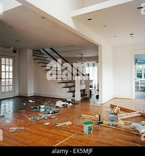 Area principale di soggiorno in casa per essere demolita in Arlington Virginia. Foto Stock