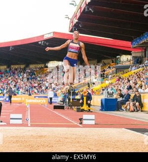 Birmingham, Regno Unito. 05 Luglio, 2015. Sainsburys britannico Campionato di atletica. 05.07.2015. Birmingham, Inghilterra. Sainsburys britannico Campionato di atletica. Shara PROCTOR di Birchfield prende il primo posto nelle donne salto in lungo finale con un salto di 6.86m. © Azione Sport Plus/Alamy Live News Foto Stock