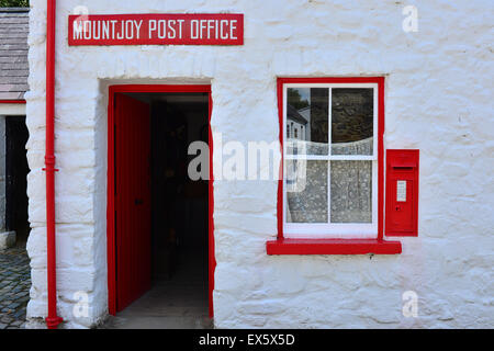 Nei primi anni del XX secolo village post office esterno all'Ulster American Folk Park Foto Stock