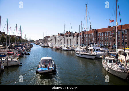 L'Europa, Paesi Bassi Zeeland, Middelburg sulla penisola di Walcheren, il porto interno, sulla destra case la strada Rouaans Foto Stock