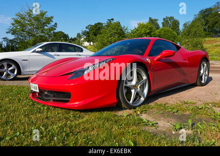 Ferrari F458 nel parco, Finlandia Foto Stock