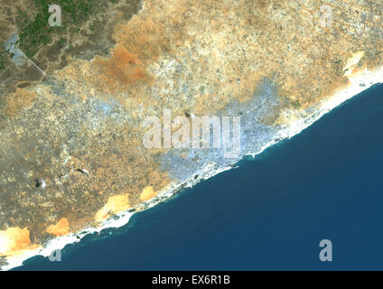 Colore immagine satellitare di Mogadiscio, Somalia. Immagine presa il 20 marzo 2014 con il satellite Landsat 8 dati. Foto Stock