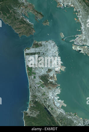 Colore immagine satellitare di San Francisco, California, Stati Uniti d'America. Immagine scattata in luglio 24, 2014 con il satellite Landsat 8 dati. Foto Stock